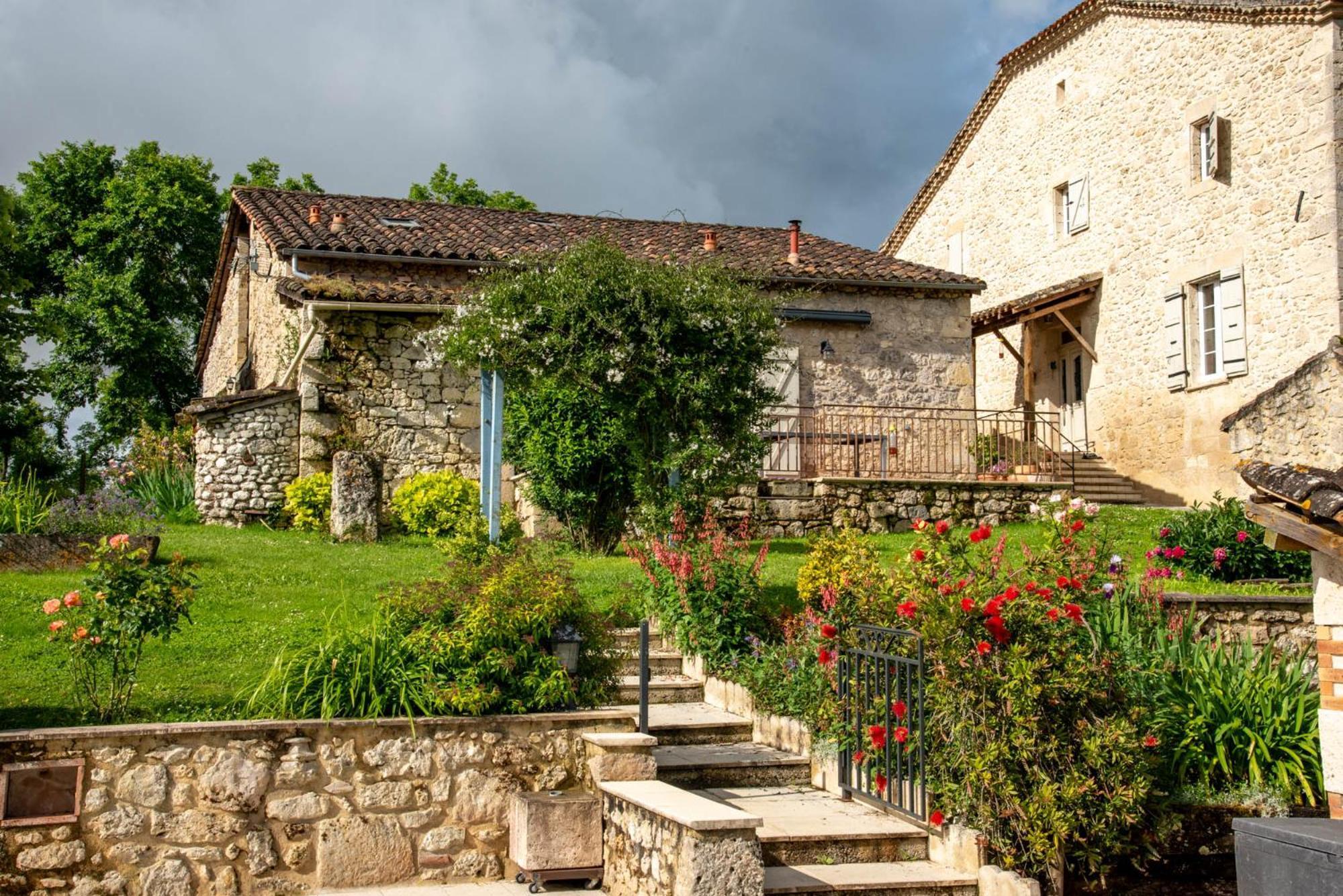 La Maison De Yuka Plieux エクステリア 写真